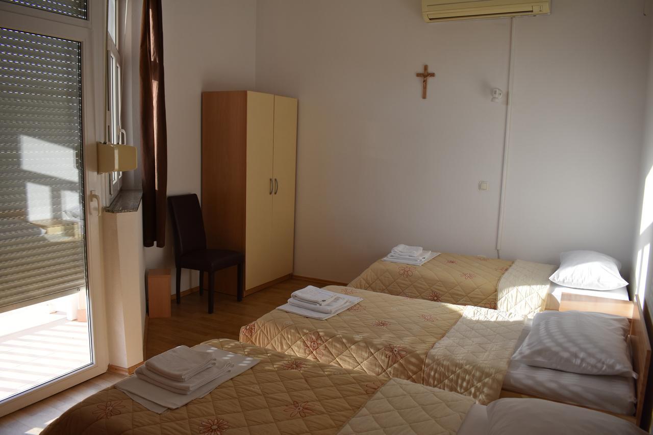 Guest House Regina Mundi Međugorje エクステリア 写真