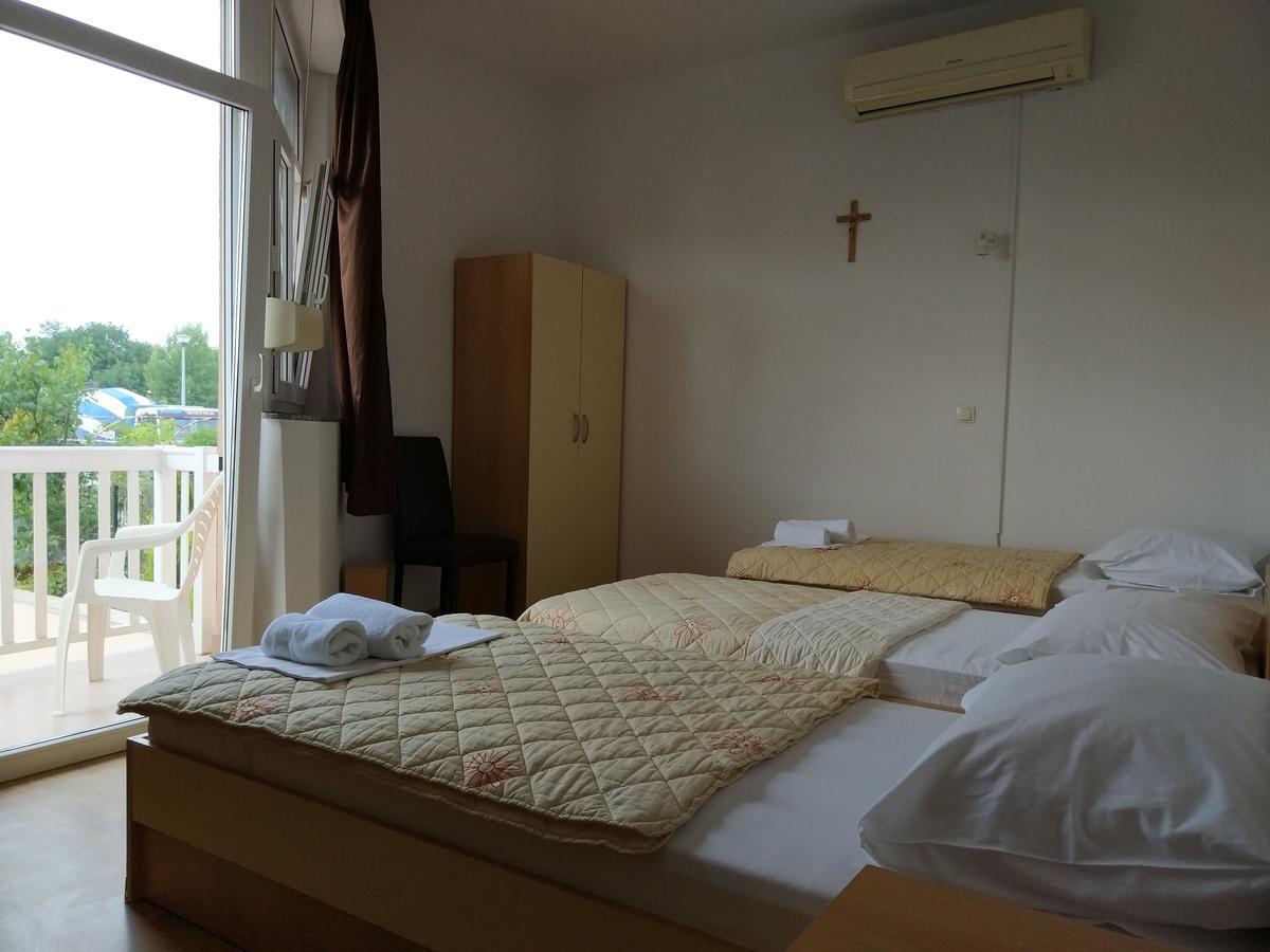 Guest House Regina Mundi Međugorje エクステリア 写真