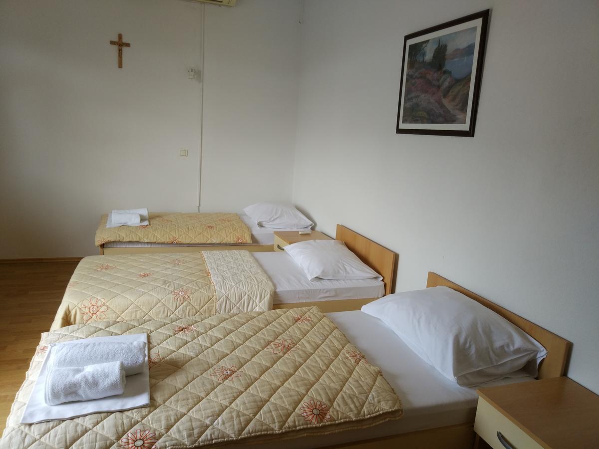 Guest House Regina Mundi Međugorje エクステリア 写真